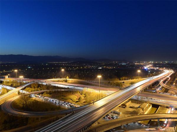 �ߗU����(y��ng)���ڵ�·����������Ч���D