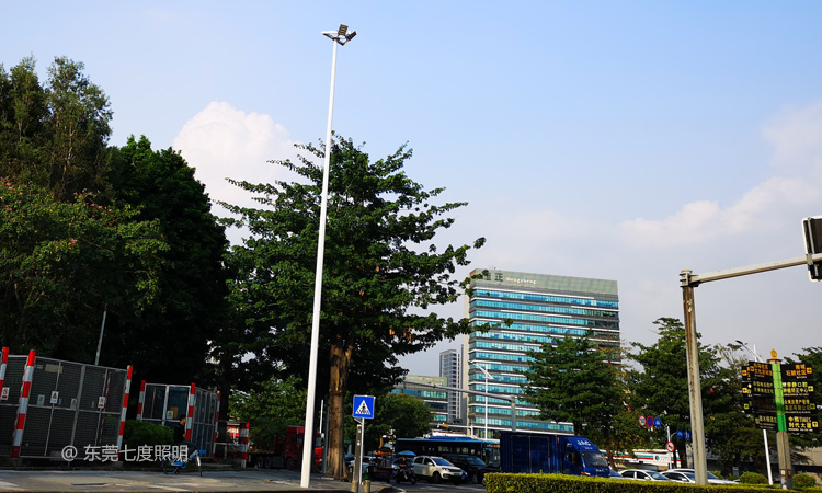 ��·����·��15���ЗU�����b3*200WLEDģ�MͶ���Ч��