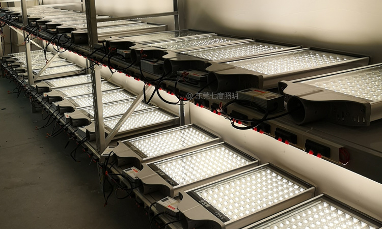 90W-100W�X�Ͳ�ƽ��LED·���^�ϻ���